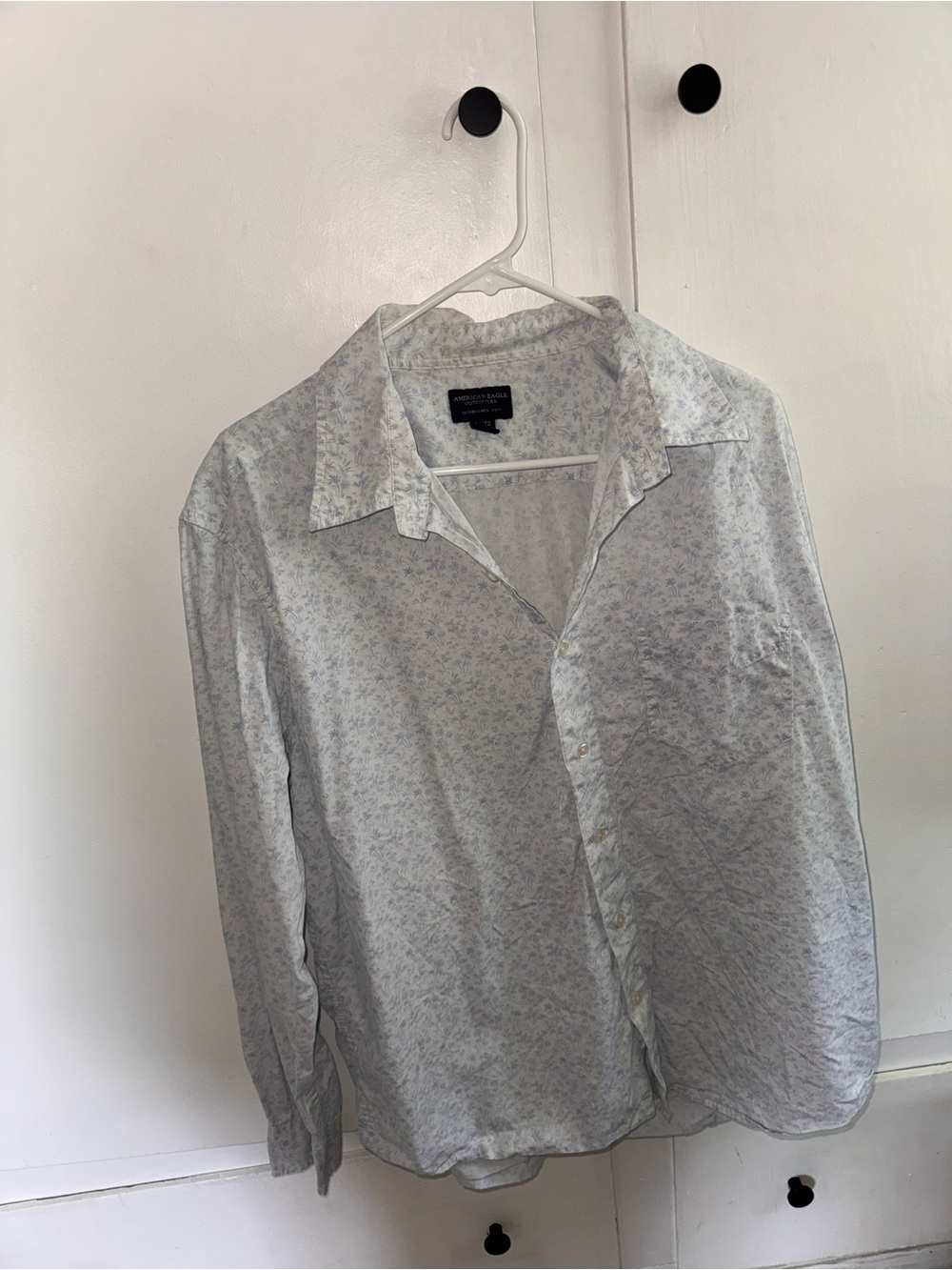 American Eagle Outfitters Light Gray Floral Button-Down Shirt
